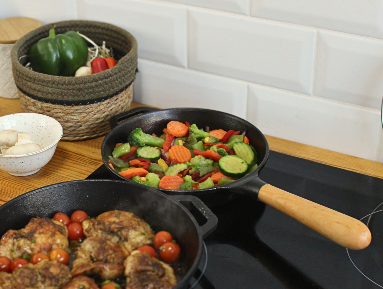 Wooden Handle Pre-Seasoned Frying Pan Cast Iron Skillet Detachable 22cm