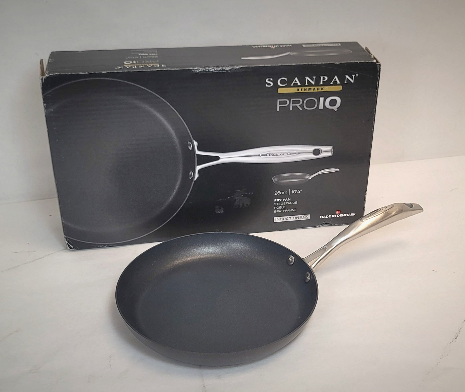 Used- Scanpan PRO IQ 10.25 in. Fry Pan Cookware -minor damage- FREE S/H