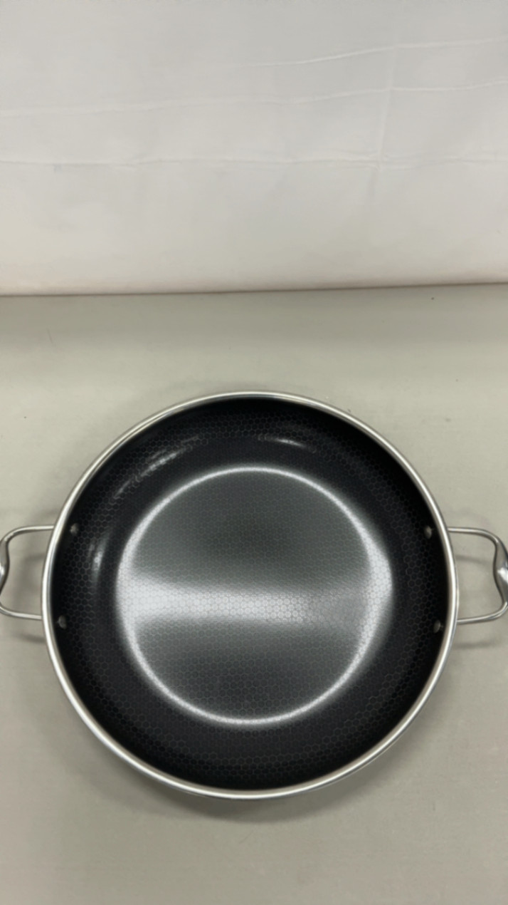 HexClad 14 Inch Hybrid Nonstick Frying Pan with Lid