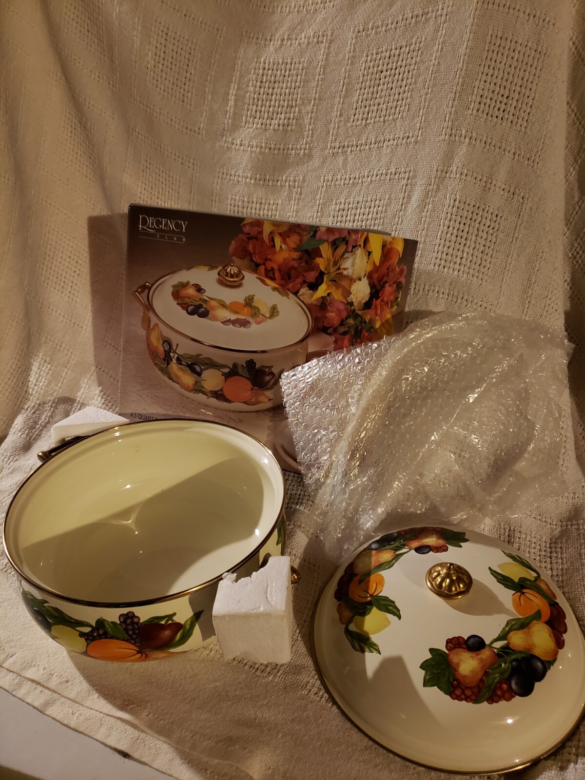 Vintage Regency Club 3 Quart Dutch Oven Pot Pan Enamel Brass Handles