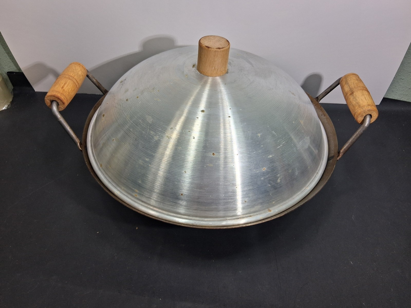 Taylor & Ng Classic Wok 13 7/8″ Carbon Steel Round Bottom Wood Handle Commercial