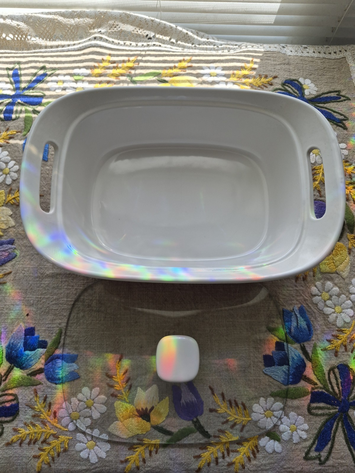 CorningWare Etch 2.5 Qt Stoneware Casserole Dish & Glass Lid Red/White Rect