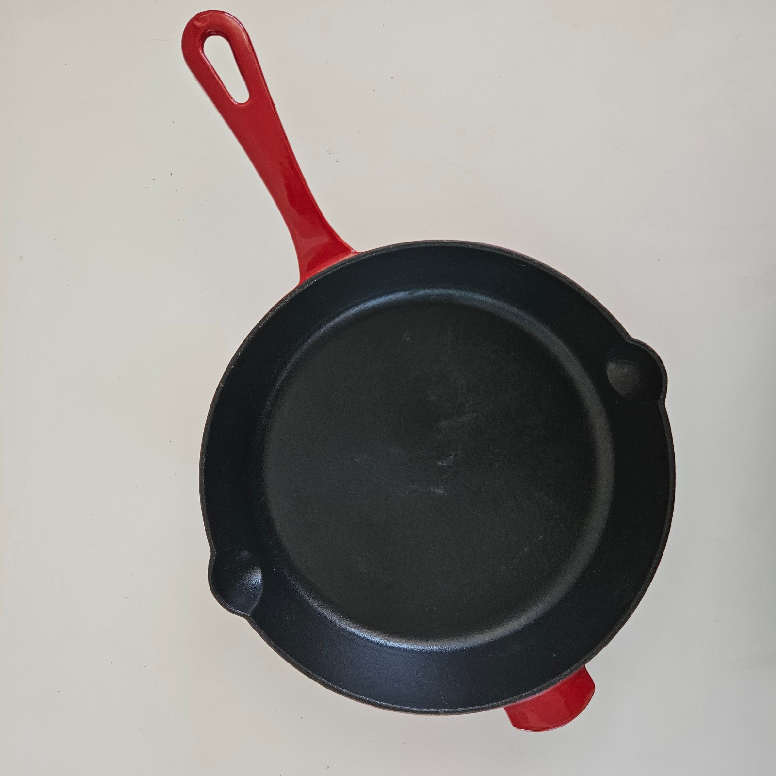 Cuisinart Cast Iron Enamel Skillet 10″ Red Frying Pan Duel Pour Spout C122-24
