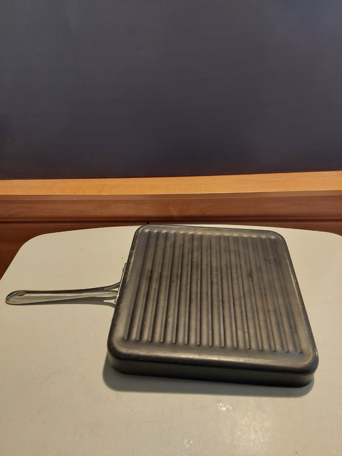 ￼All-Clad Nonstick Griddle 11×11 Inch Oven Broiler Safe 500F