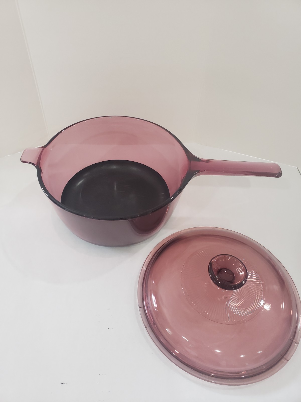 Corning Visions Cranberry 2.5L Saucepan Pot w/ Glass Lid, USA Vintage Cookware