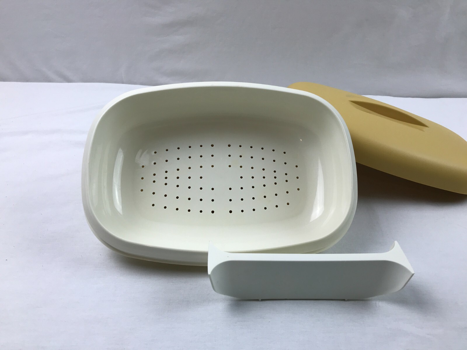 Vintage Tupperware Steamer Harvest Yellow 4 pieces Microwave