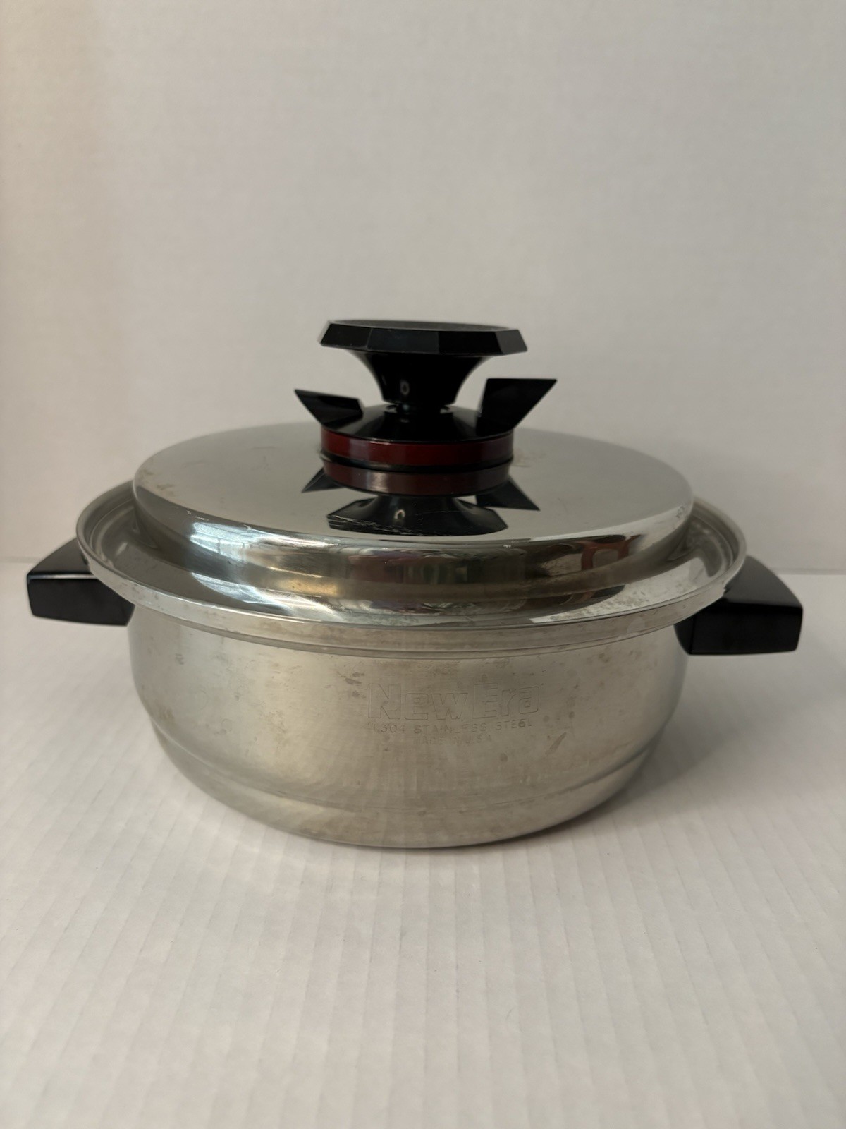 NEW ERA T304 5 ply Surgical Steel 2qt Saucepan 8 1/4” Vented Lid Double Handled