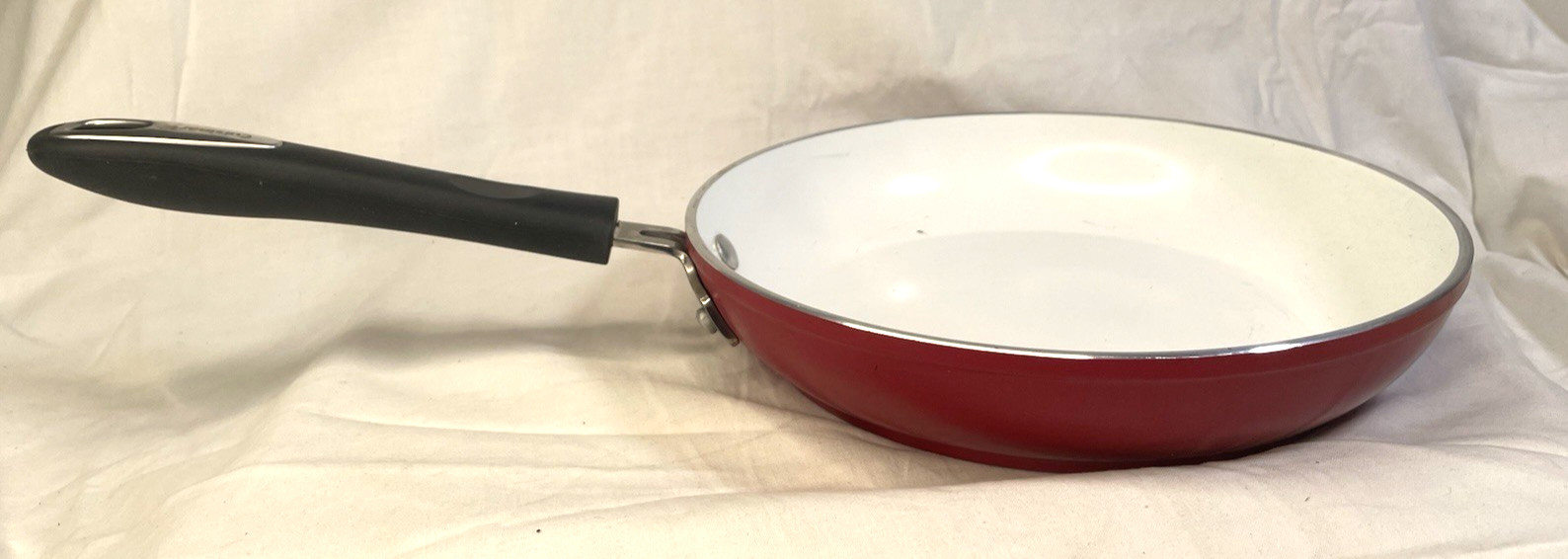 Cuisinart Skillet 10″ Non Stick White & Red – Model# 5922-24R Pan