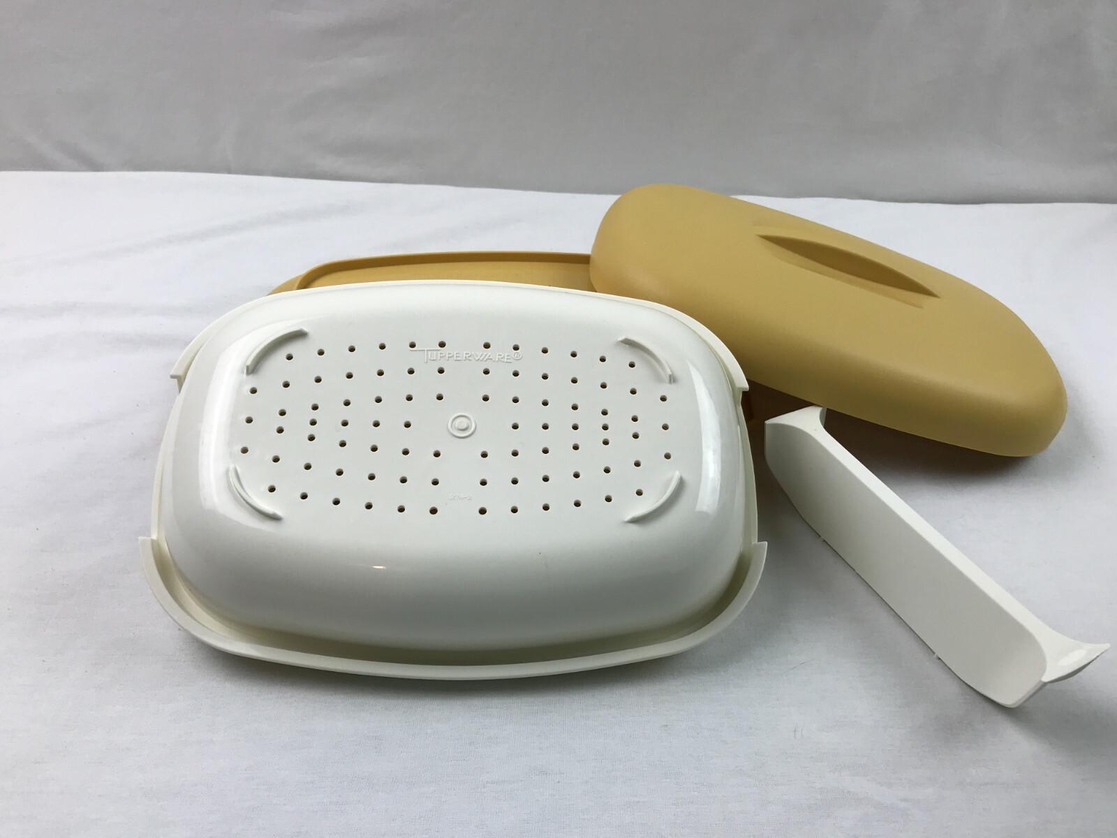 Vintage Tupperware Steamer Harvest Yellow 4 pieces Microwave