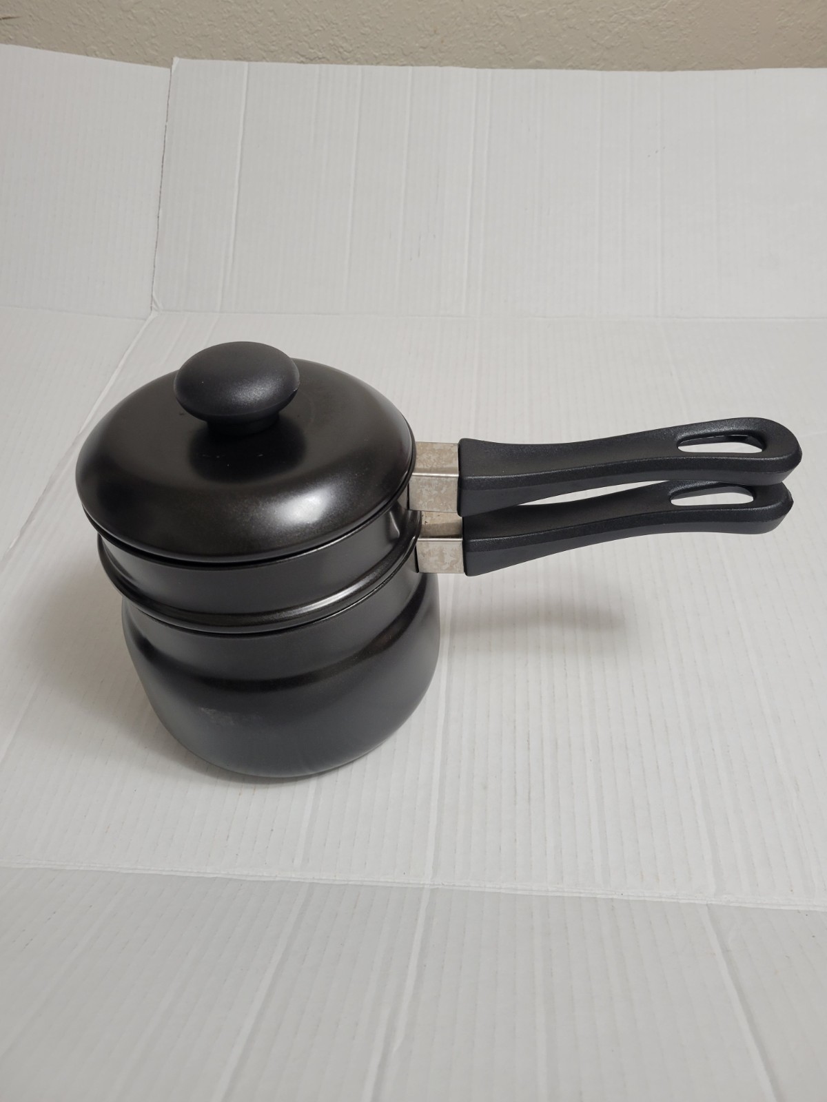 Black Non-Stick Metal Saucepan w/ Lid Long Handle 1 qt 500°F Model 1310