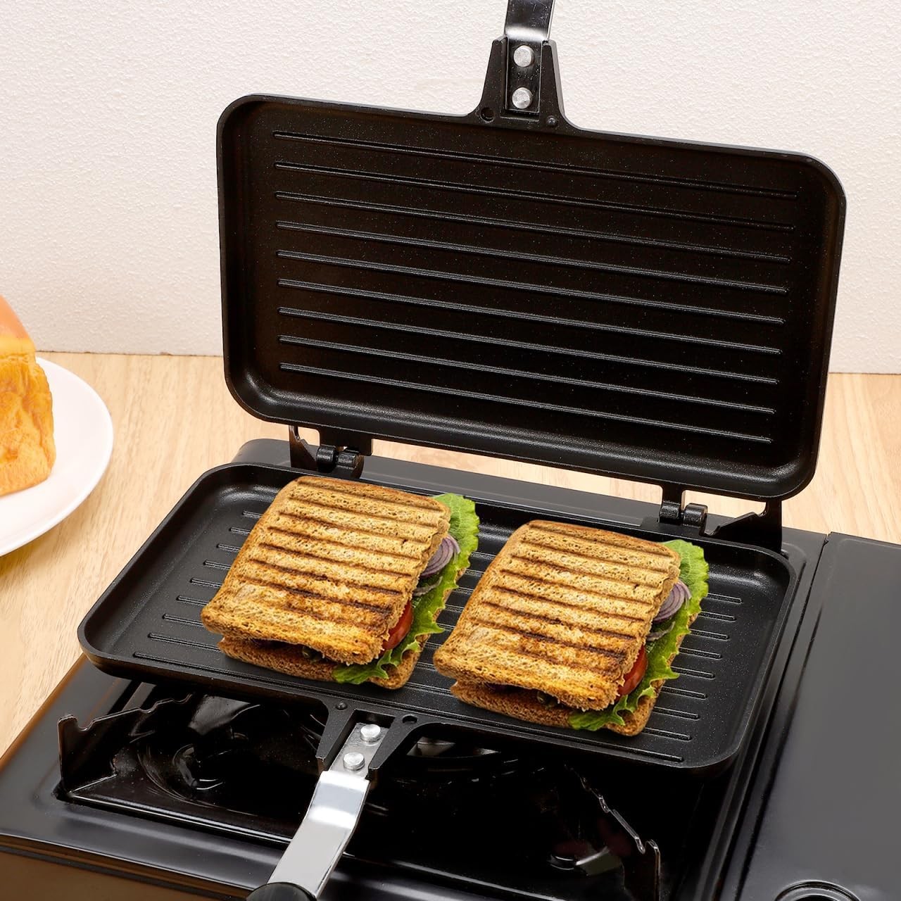 Double- Sided Frying Pan Non- Stick Grill Pan Waffle Maker Sandwich Baking Mold