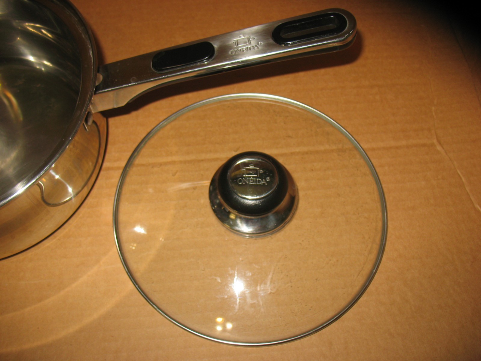 Oneida Immaculate 18/10 Stainless Steel 3 Quart Saucepan With Lid
