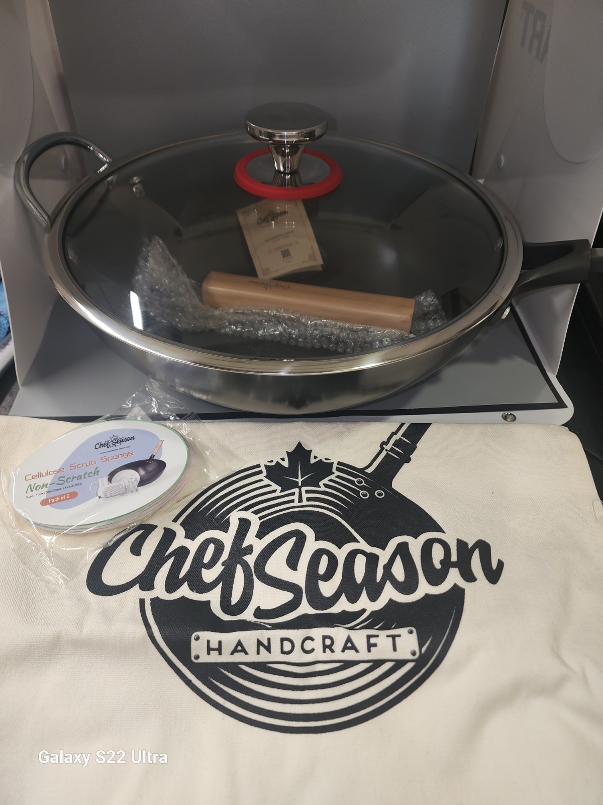 ChefSeason Flat Bottom Carbon Steel Wok 12.6 inch Un-coated Pre-Seasoned Wok