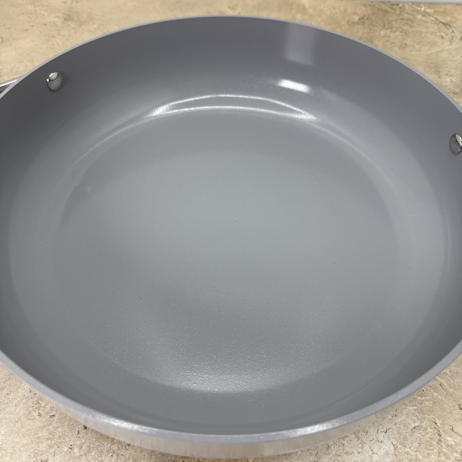 Caraway Home Non-Stick Ceramic-Coated 4.5 qt Saute Pan W/Lid (Gray)