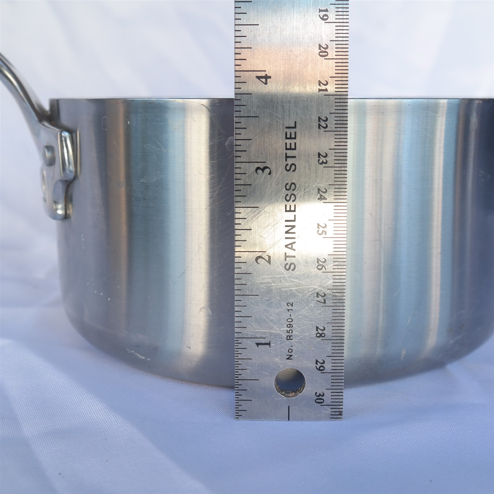 VIKING 7 Ply 2.5 qt 7 3/8″ dia Professional Saucepan Belgium made 18/10 W/ Lid