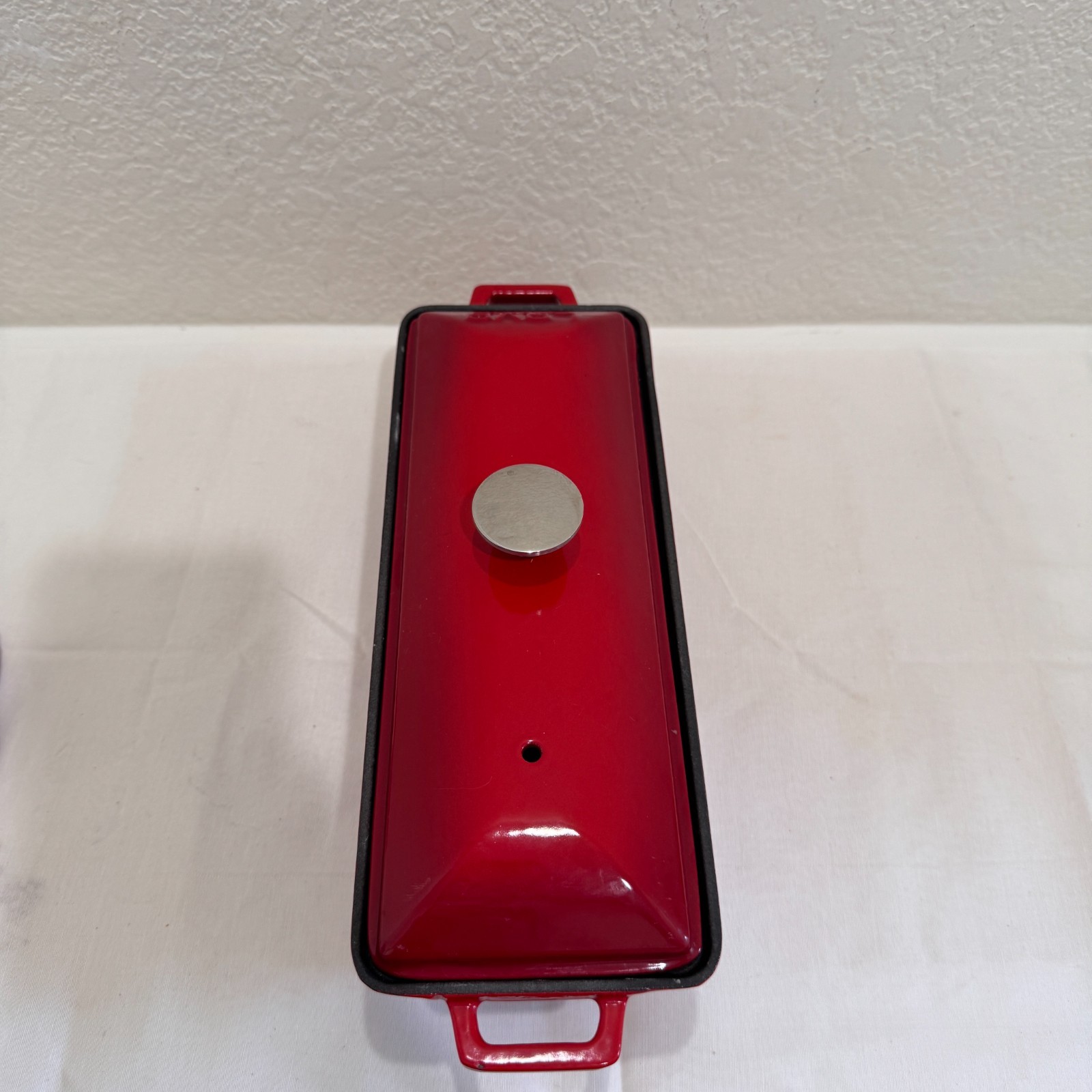 LAVA Signature Red Enameled Cast Iron Rectangle Terrine Pot Pan 1L w/ Lid