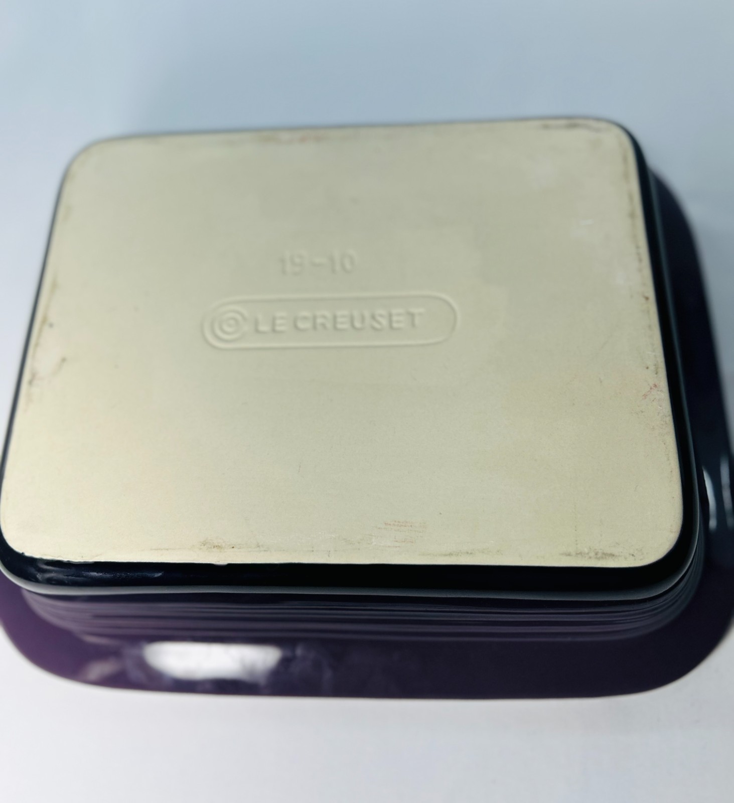 Le Creuset Retired Cassis Purple Covered Stoneware Casserole Dish 19-10