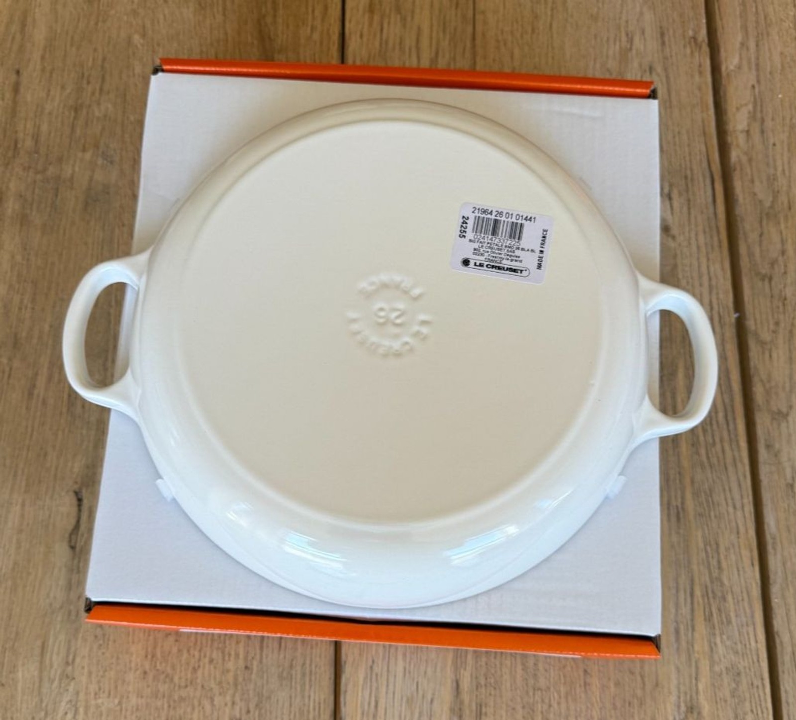 Le Creuset Signature Cast Iron Petal Shallow Casserole 2.25 qt White #26 NEW