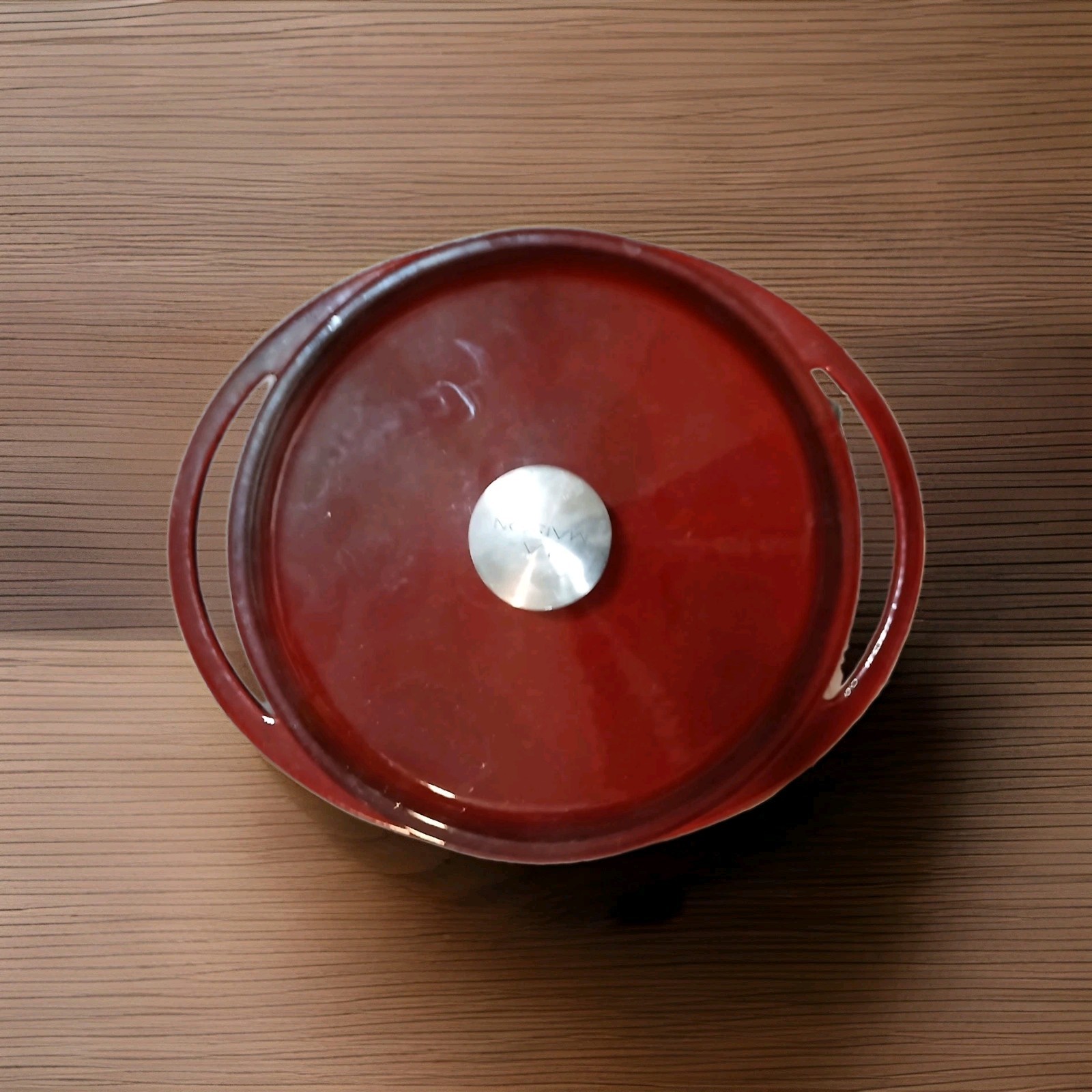 La Maison 4.2 Qt, Enameled Cast iron Casserole w/Lid Maroon.