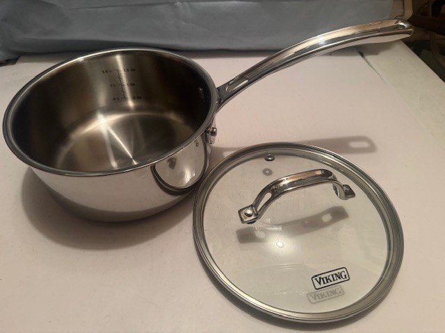 VIKING FABULOUS 3 PLY HEAVY QYALITY STAINLESS STEEL 2 1/4 QT COVERED SAUCE PAN