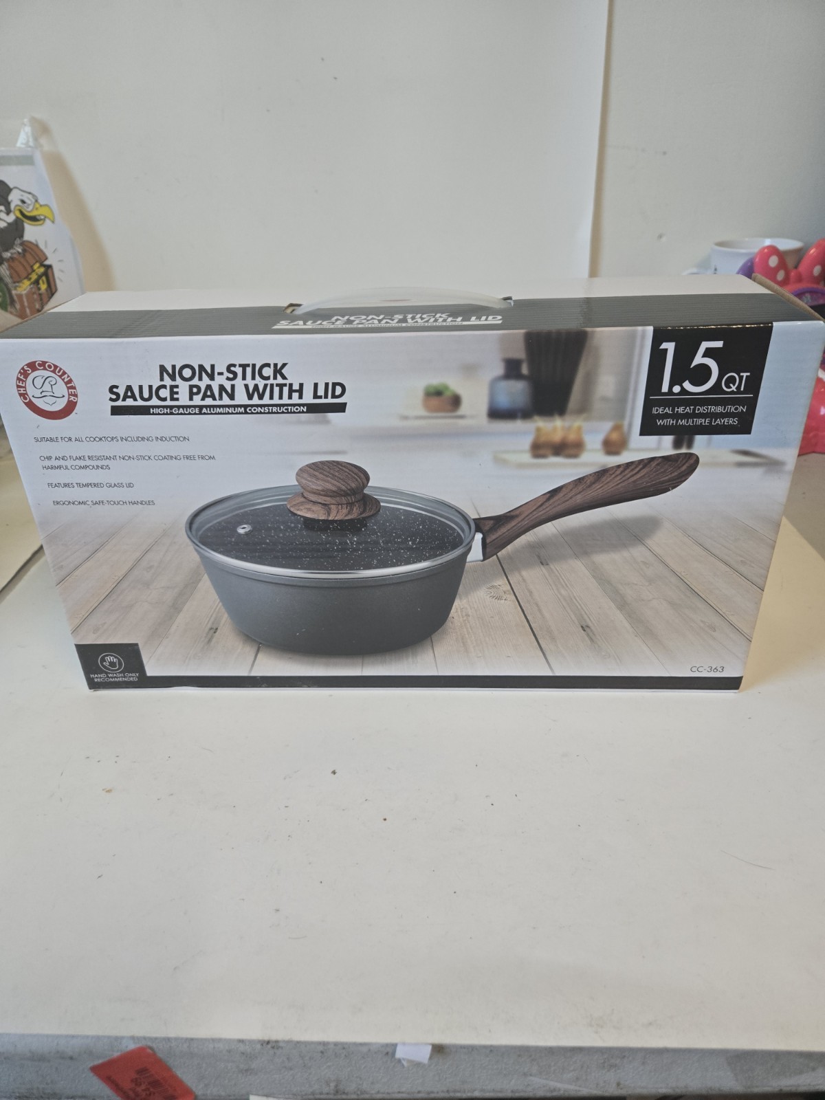 New In Box Chef’s Counter 1.5 QT Non Stick Saucepan with lid