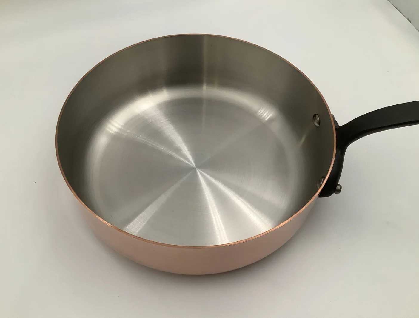 Mauviel M’Heritage 150 CI Polished Copper & Stainless Steel Saute pan. 9,45 In.