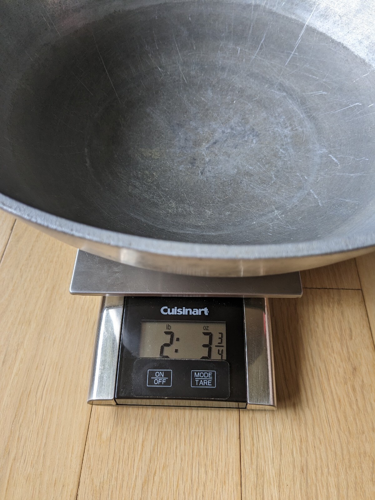 Contemporary Hard Anodized Solid Heavy Guage Aluminum Wok 6 Qt. 2.4 lb. 13x5x.5″