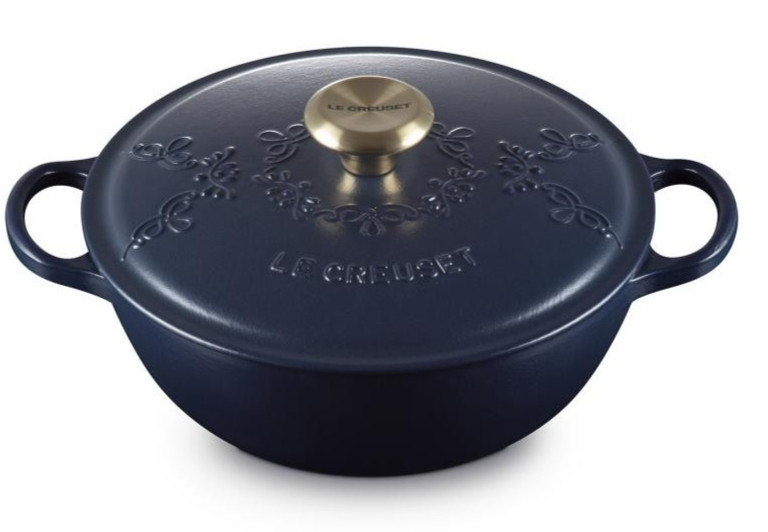 Le Creuset Signature Marmite 24cm Navy Eternity Lace Black Matte Enamel GoldKnob
