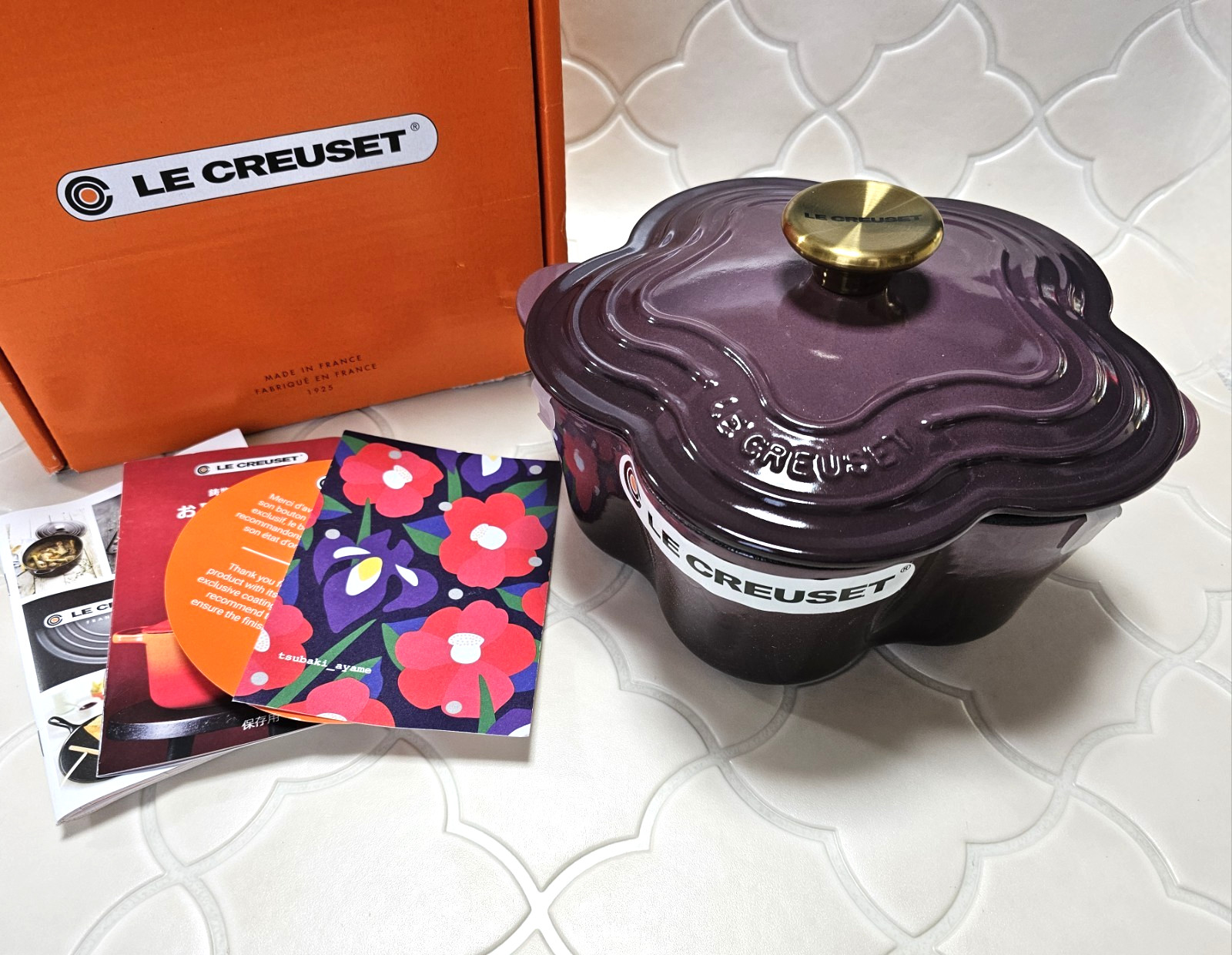 Le Creuset Fig Purple Flower Fleur Dutch Oven 2.2Qt Gold Knob Black Matte Enamel
