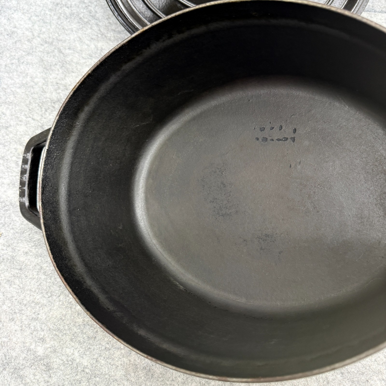 Staub Matte Black Enameled Cast Iron 7 Qt Oval Dutch Oven La Cocotte #33 France