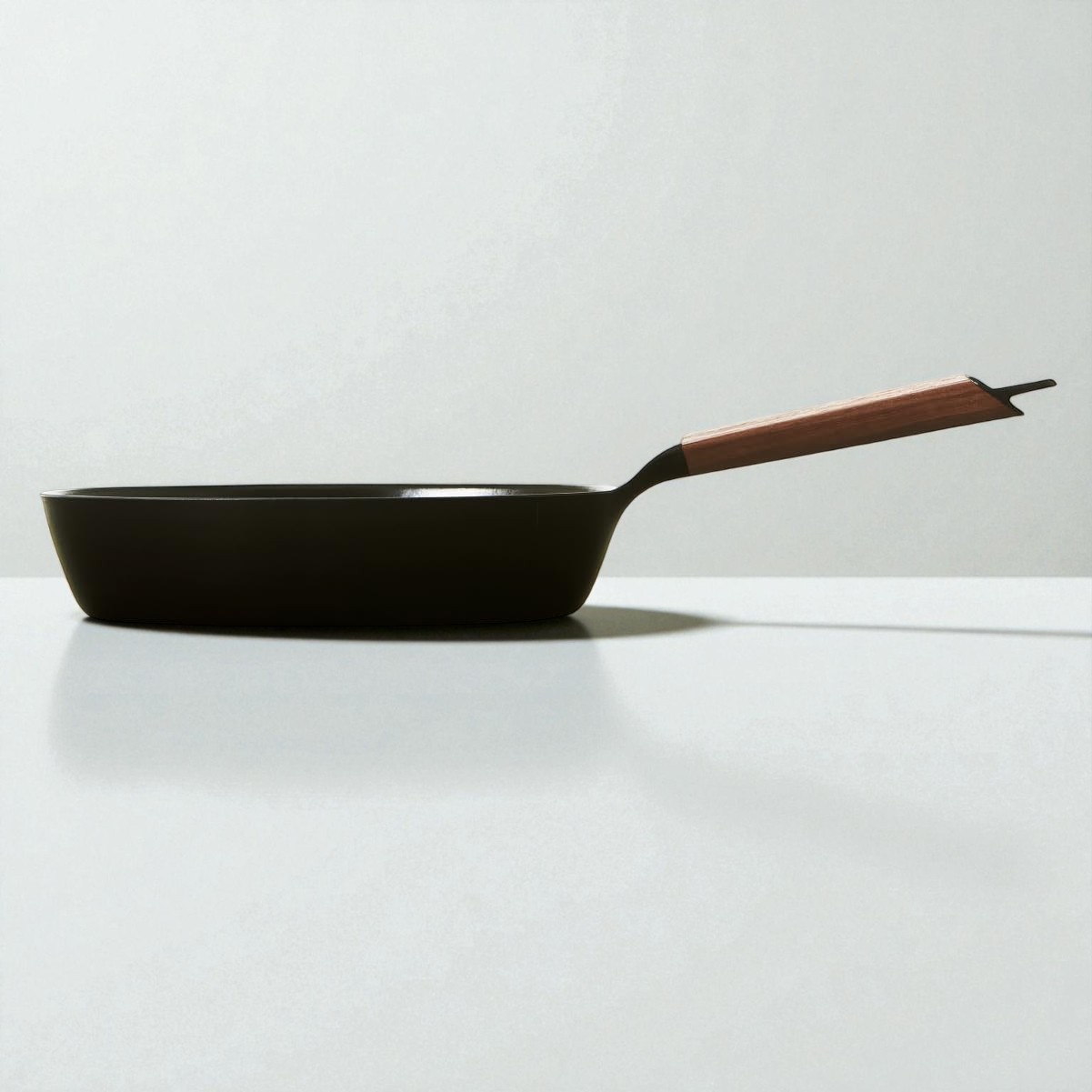 Vermicular Deep Frying Pan 28cm Cast Iron Enamel IH Gas Walnut Handle FP28D-WN
