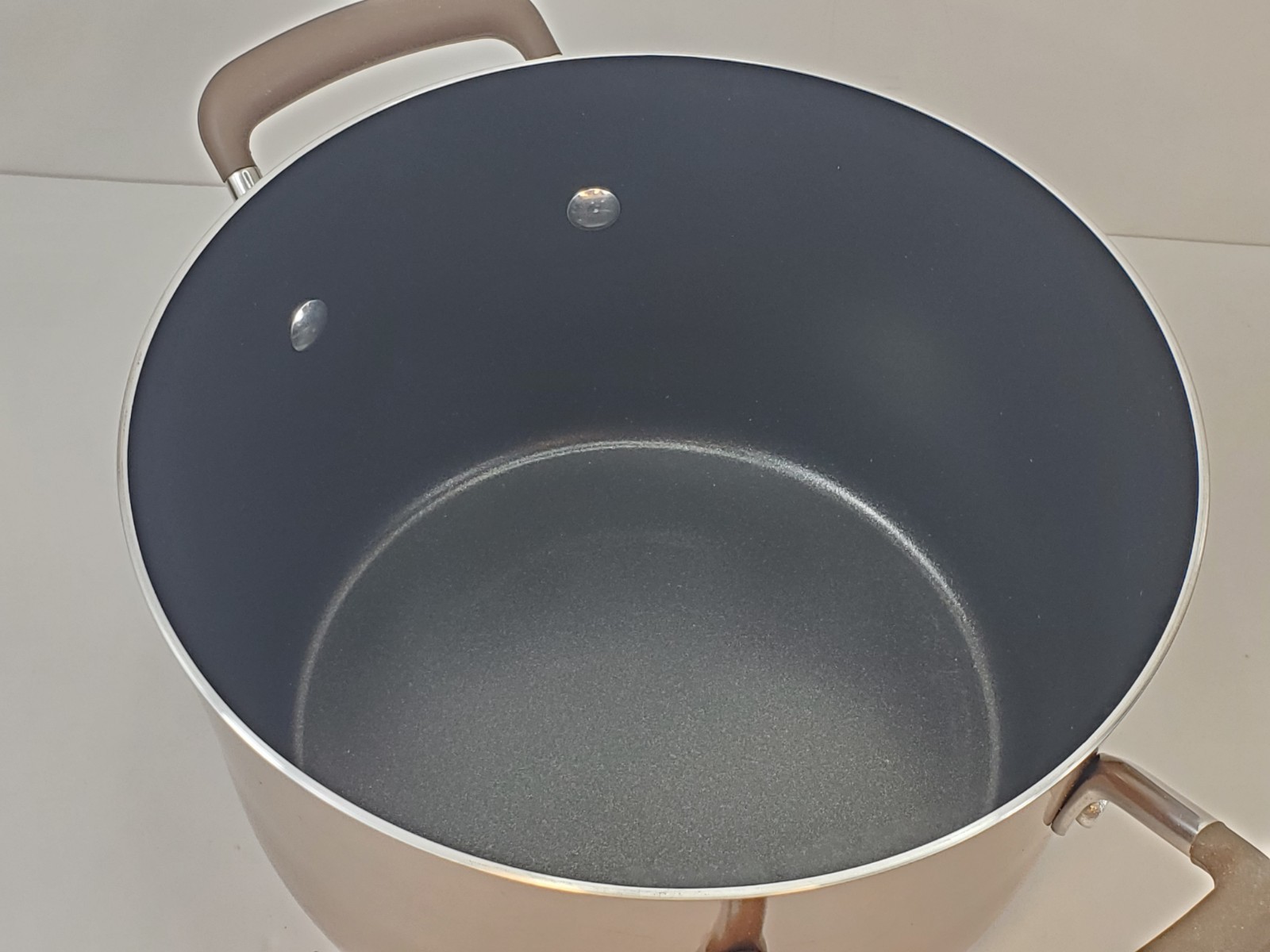 FARBERWARE 6 Qt Stock Pot Brown Non Stick Aluminum With Handles