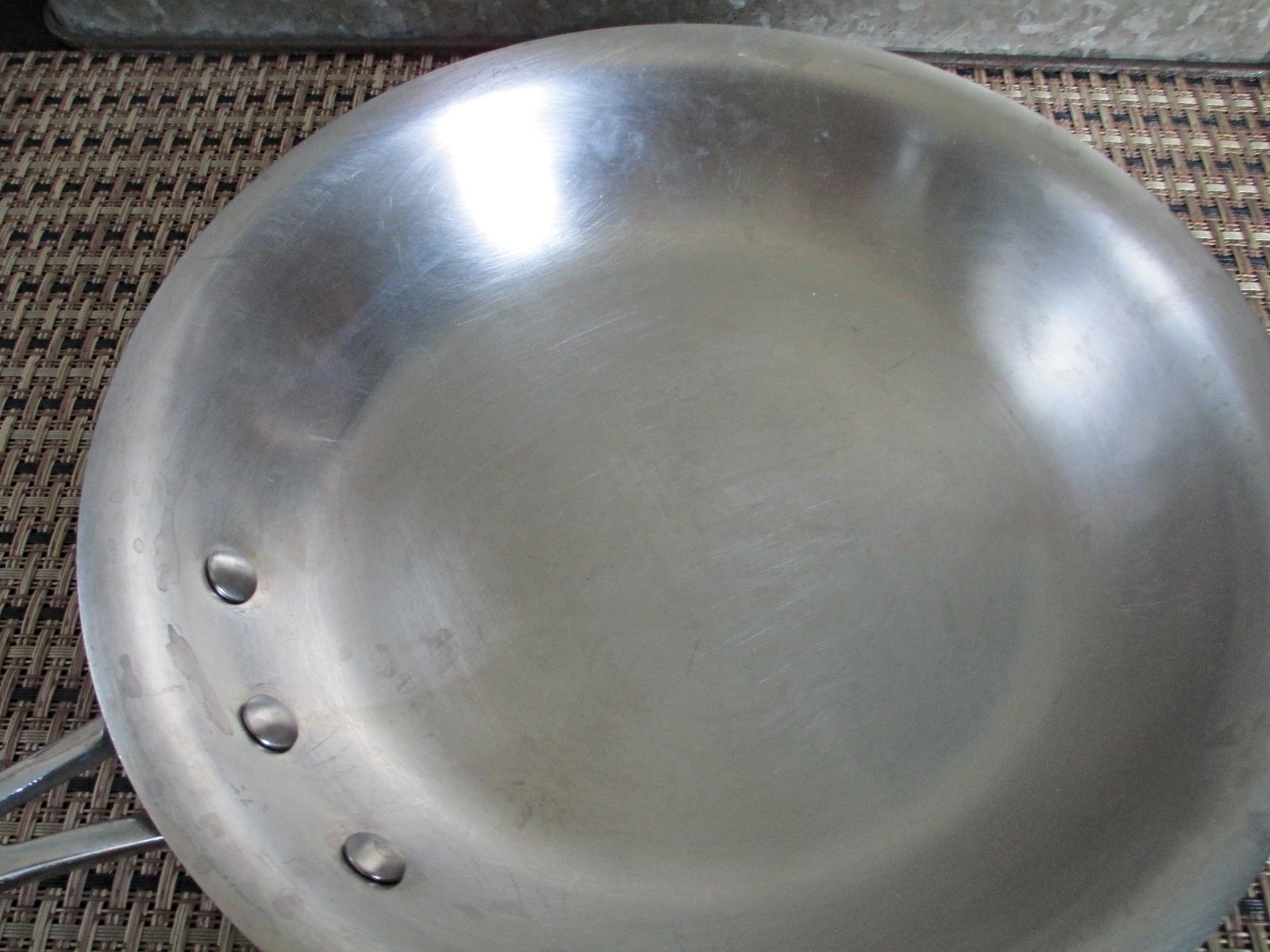 Calphalon omelet pan, 8″, model 1388, stainless steel, C620-22