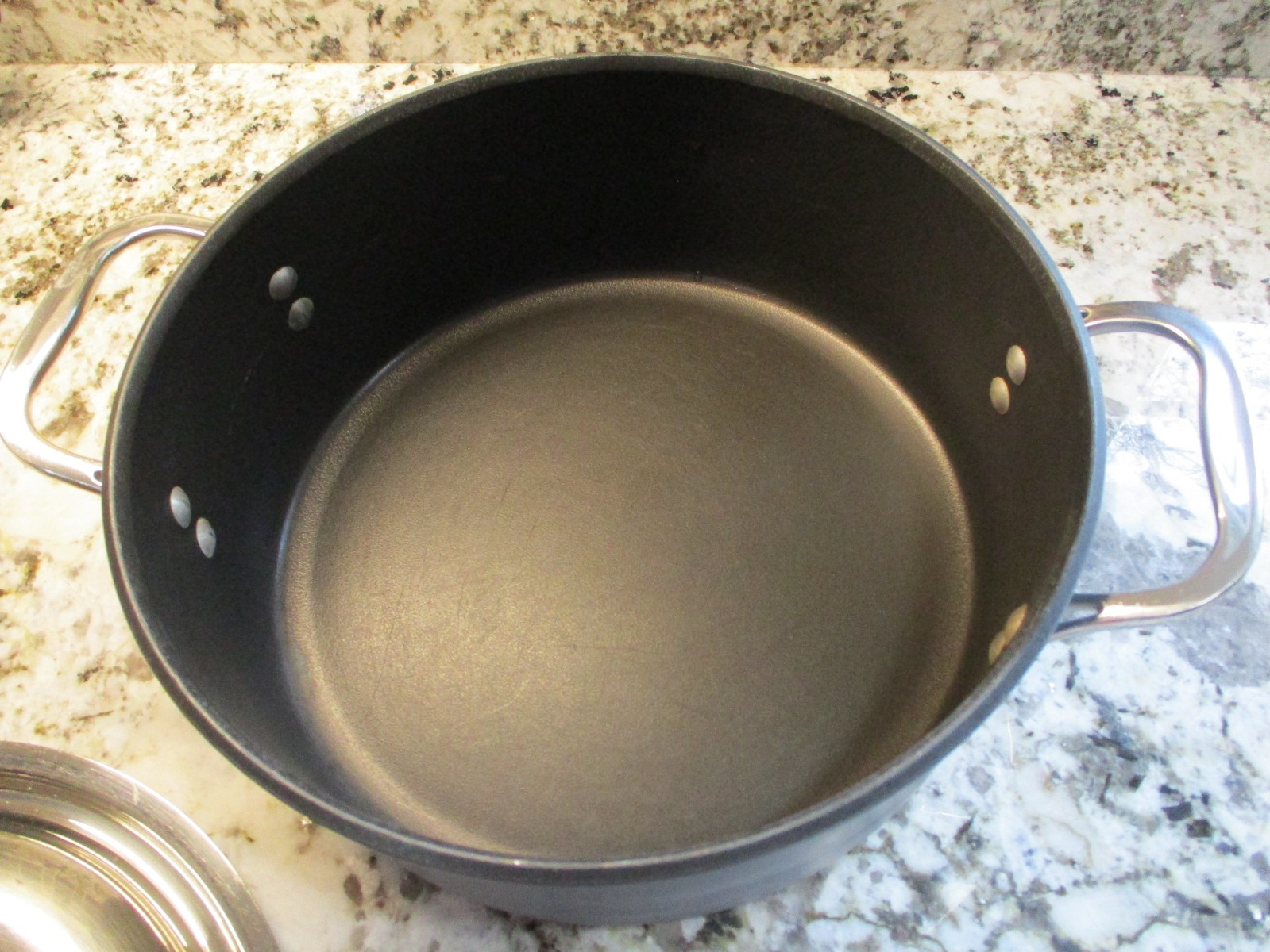 Great Calphalon #8785 5 Quart Stock Pot with Lid Hard Andonized Non Stick