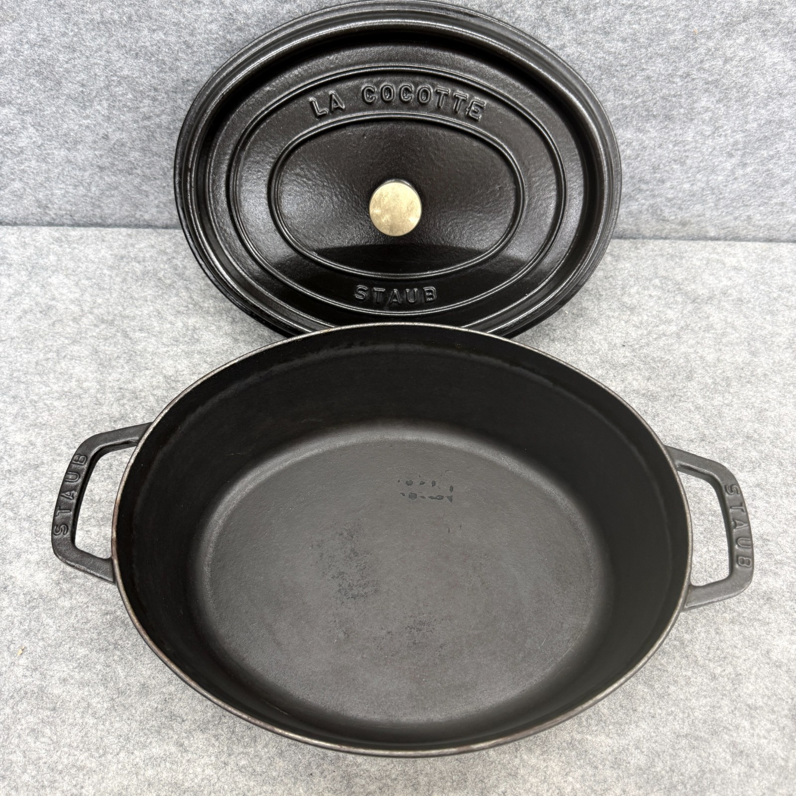 Staub Matte Black Enameled Cast Iron 7 Qt Oval Dutch Oven La Cocotte #33 France