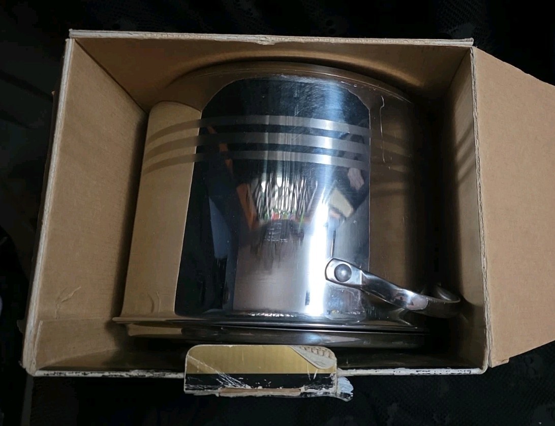 EKCO Eterna 8 Quart 18/10 Stainless Steel Covered Stock Pot & Lid Vintage