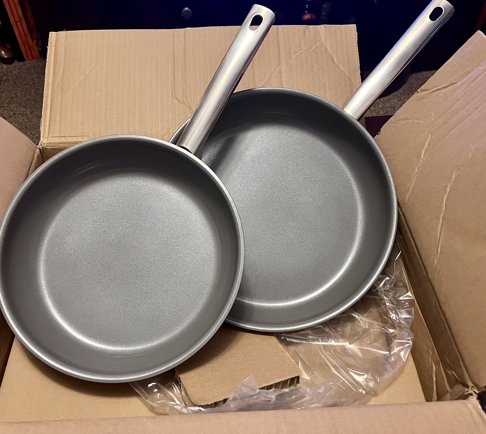 Amazon Basics Full induction Stainless Steel Ceramic Non-Stick 2pc Frypan Set