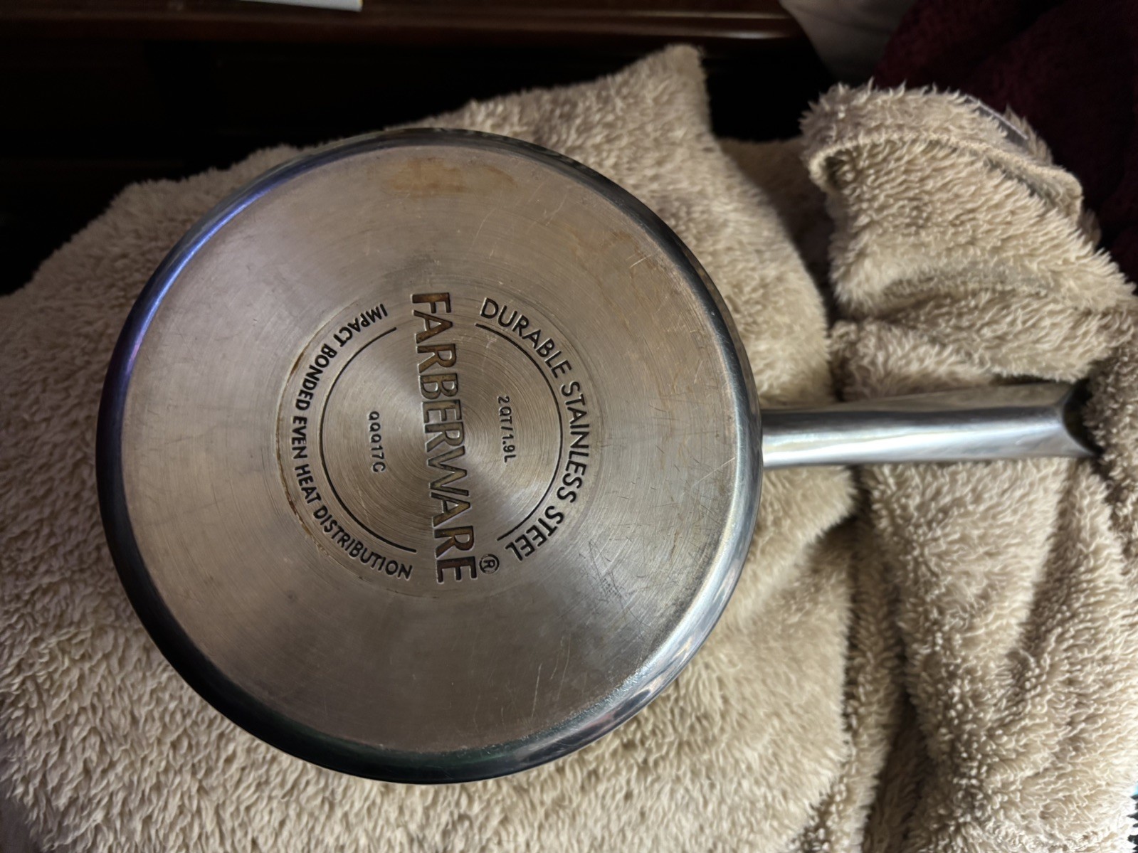 Farberware 2 quart / 1.9 L Durable Stainless Steel Pot QQQ17C Impact Bonded