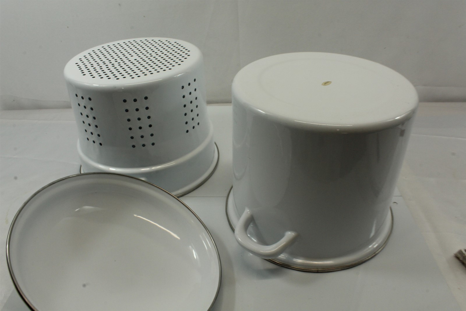 Vintage Porcelain Enameled 8 QT Double Boiler Strainer Stockpot With Lid