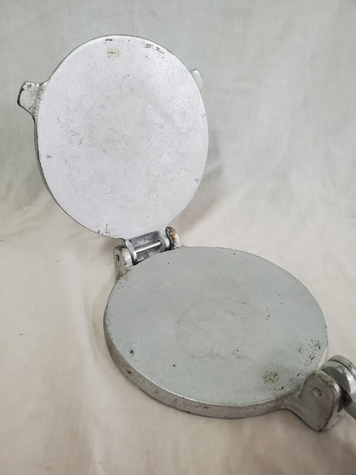 Vintage Nortena Tortilla Press 6-3/4″ Hecho En Mexico Heavy Cast Iron