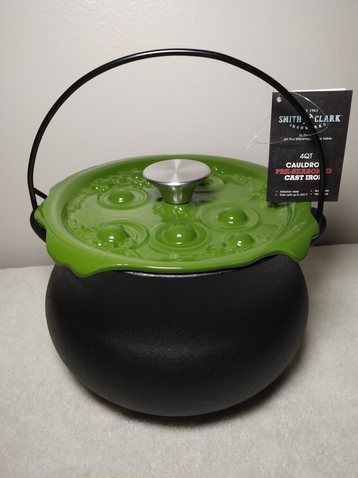 Smith & Clark 4QT Cast Iron Cauldron Witches Brew Bubbling Lid Green Halloween