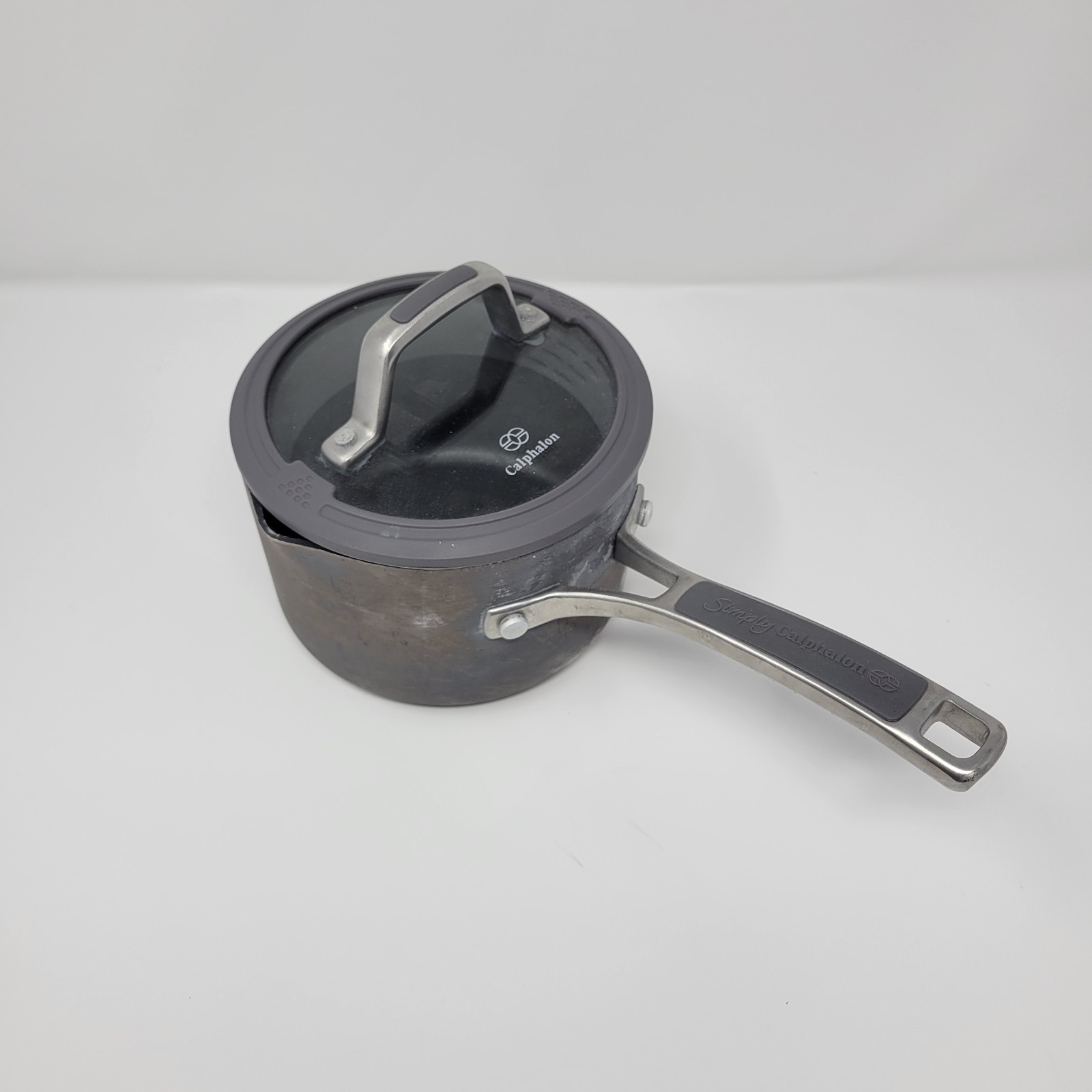 Calphalon 1.5 Quart 1.4 Liter Hard-Anodized Non-Stick Sauce Pan With Lid 8701
