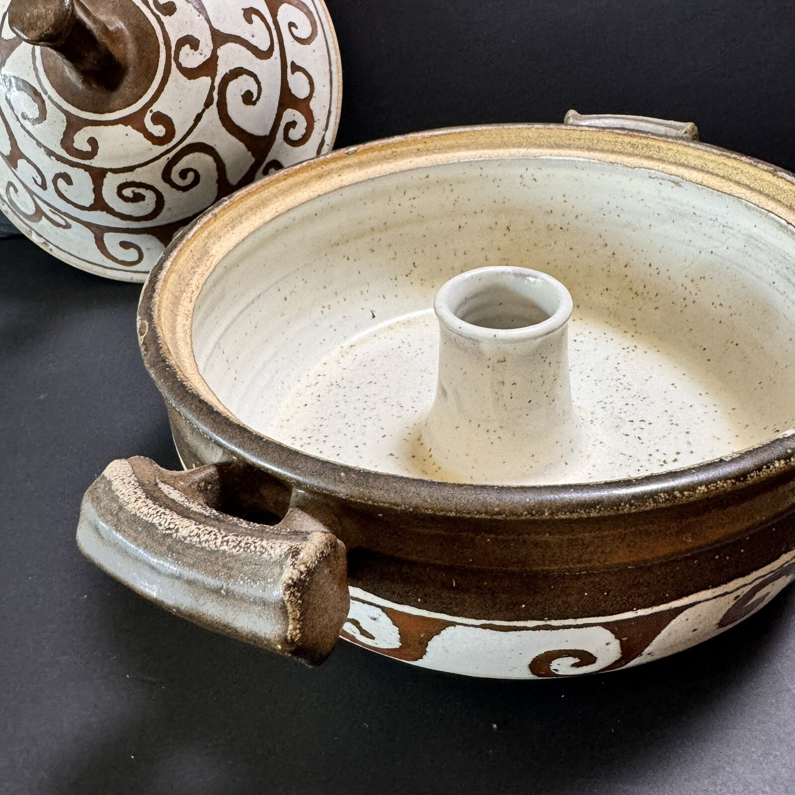 Vtg Stoneware Earthenware Clay Steam Baking Dish Brown Signed Studio Pottery