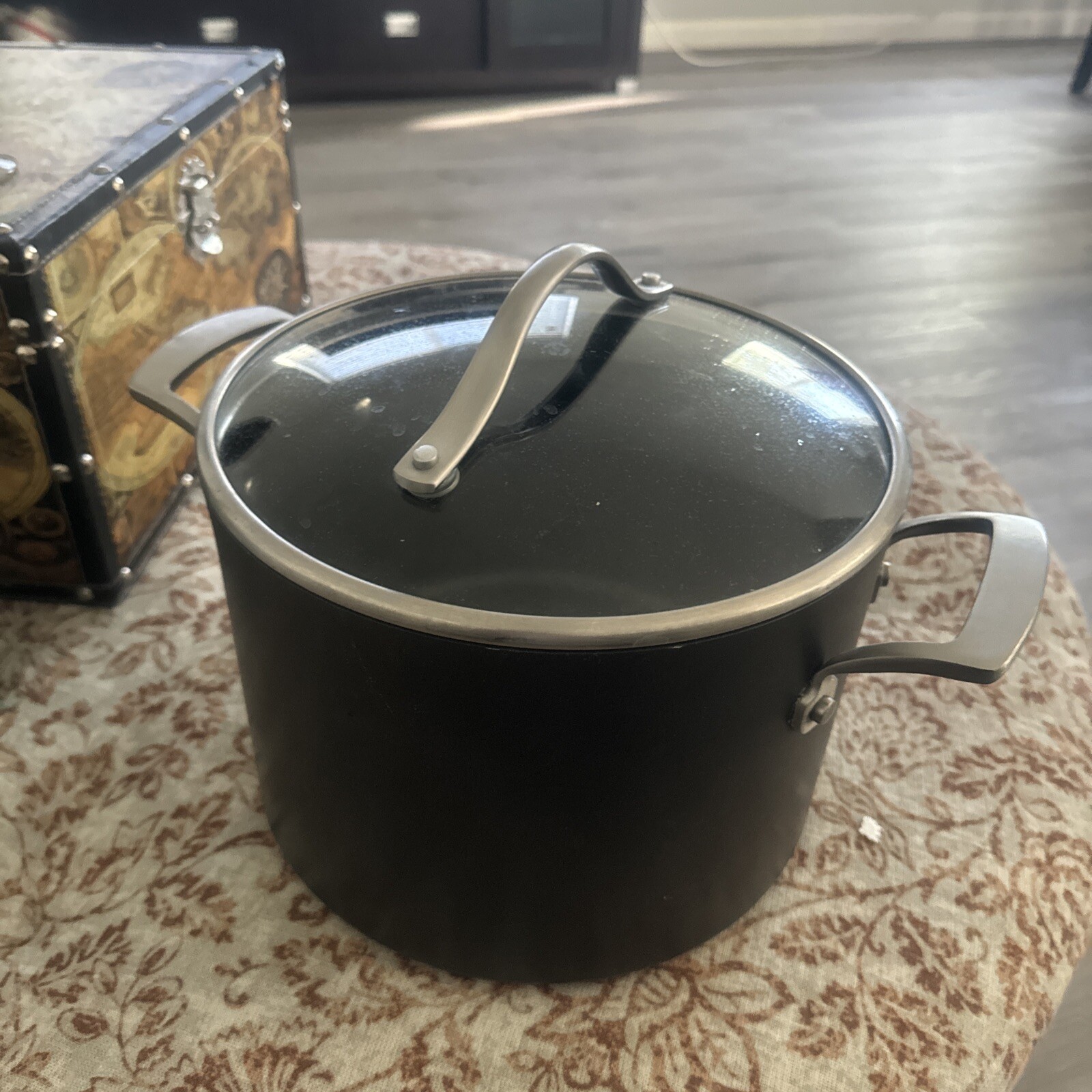 Kirkland 8 QT Non-Stick Hard Anodized 7.5 L Saucepan With Strainer Lid