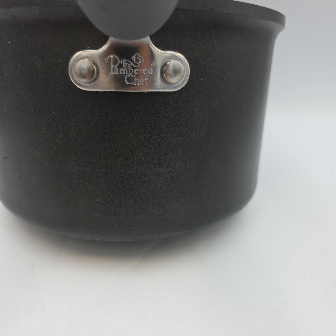 Pampered Chef Professional Pot Non-Stick 3 Qt 2.8L Sauce Pan With Lid Gray