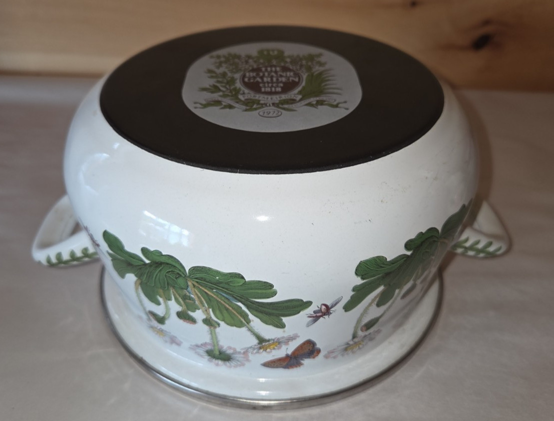 Portmeirion Botanic Garden Daisy 2 Quart Enamelware Casserole w/Lid Very Good!