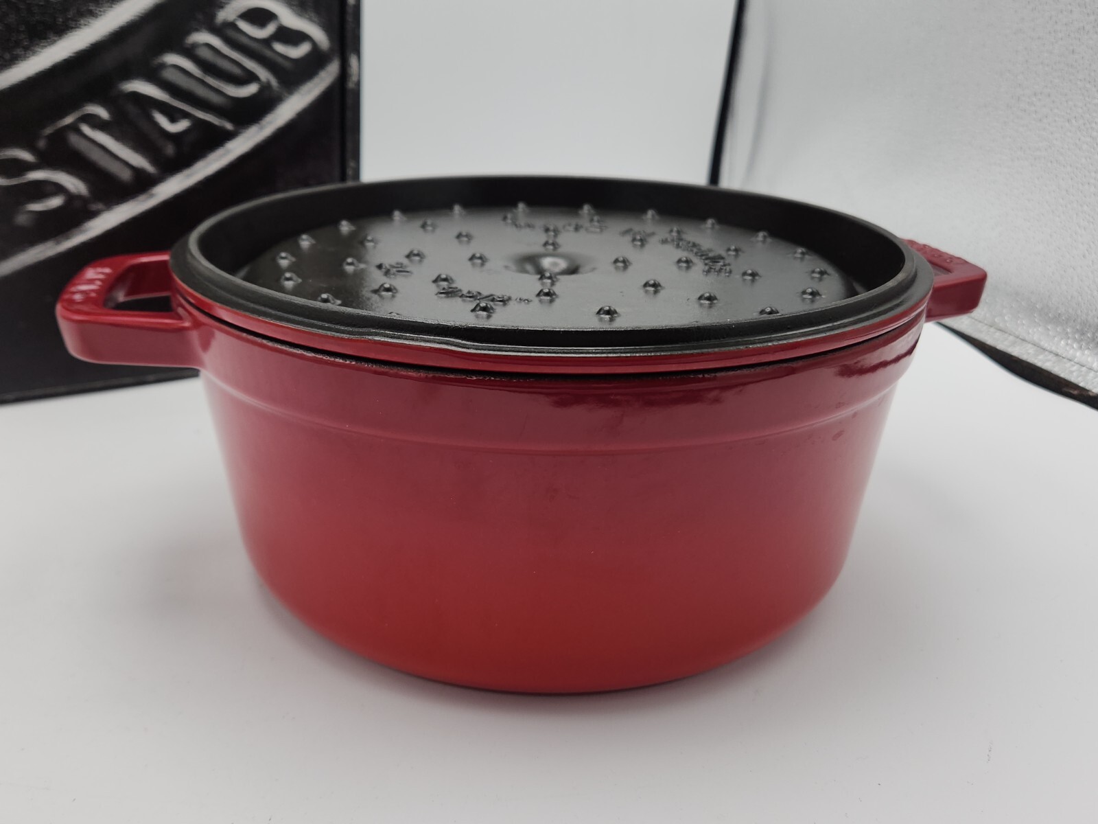New/Open Box – Staub Cocotte Ronde Cherry 4 QT 24cm 3.8L Round Dutch Oven Dish