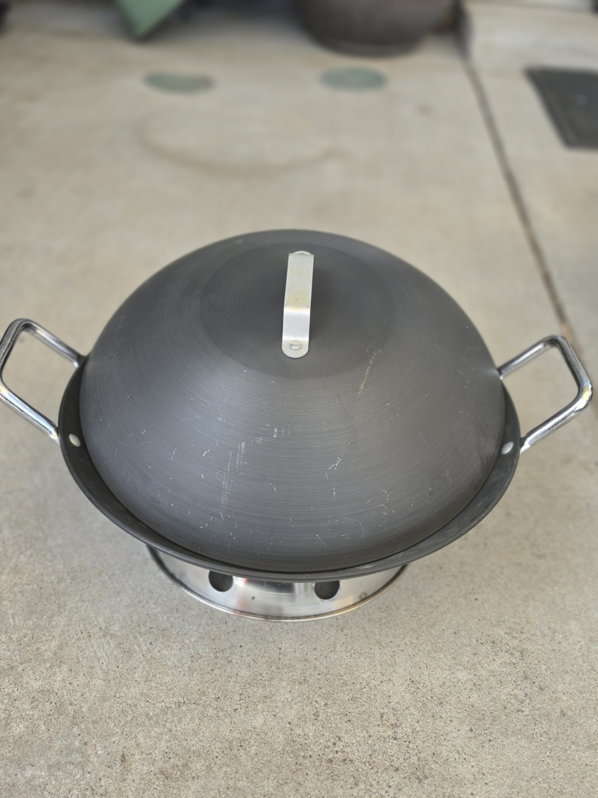 Calphalon 14 in Black Wok – Gas & Electric Stove Compatible Cookware