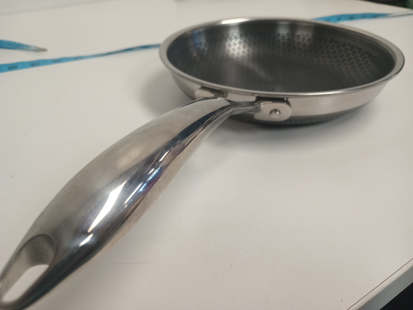 HexClad Hybrid Nonstick 8-Inch Frying Pan, Stay-Cool Handle,