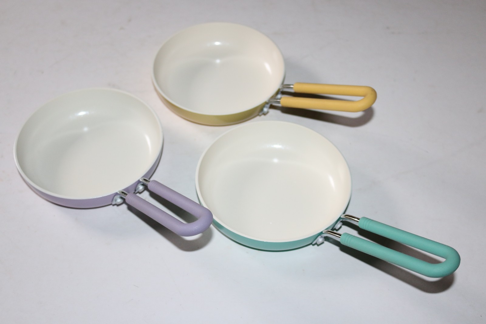 (3) NOS “Green Pan” brand 5″ small frying pan skillets in pastel colors NICE